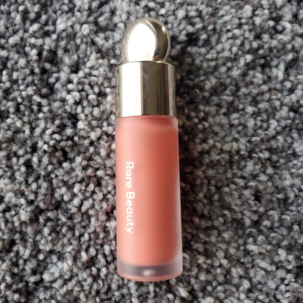 Rare Beauty blush: Joy